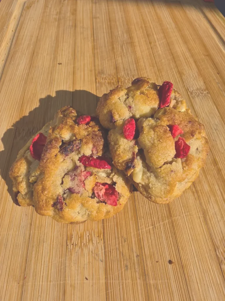 Sugar-Free NY-Style Strawberry Shortcake Cookies