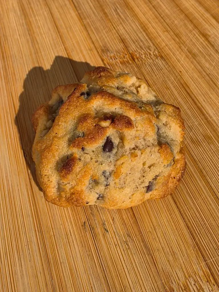 Sugar-Free NY-Style Vanilla Chocolate Chip Cookies