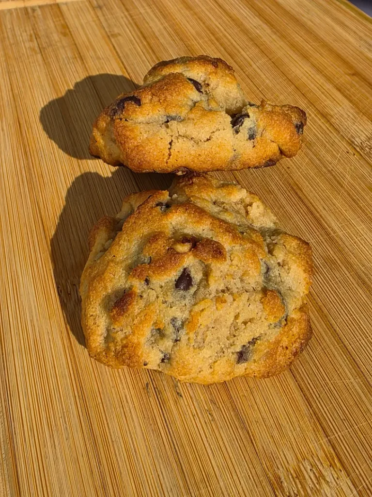 Sugar-Free NY-Style Vanilla Chocolate Chip Cookies