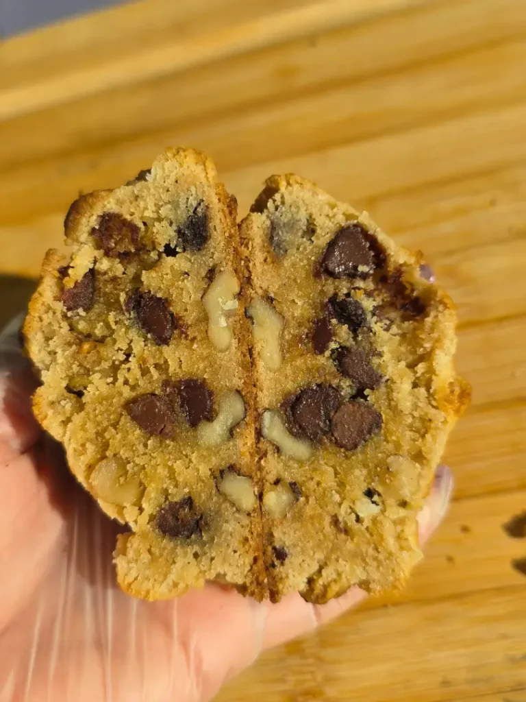 Sugar-Free NY-Style Vanilla Chocolate Chip Cookies